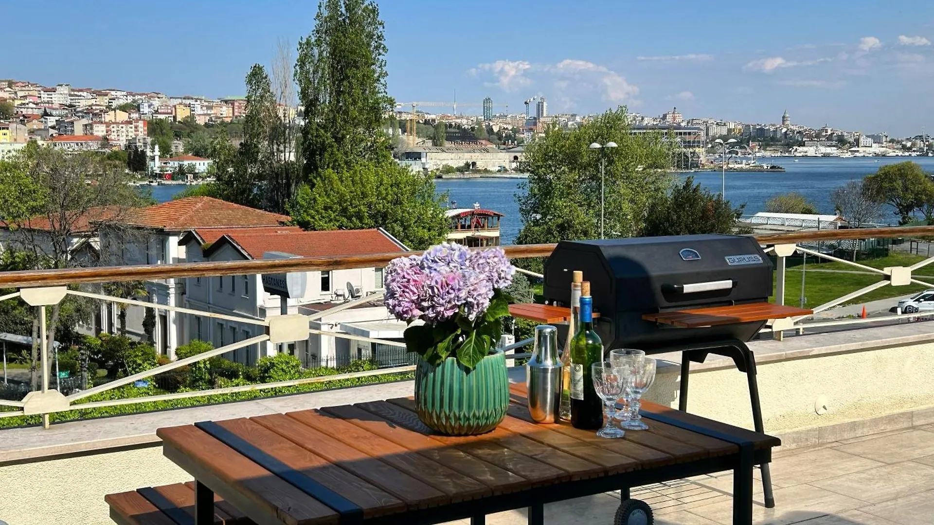 Waterfront Apartment By The Tram - Terrace With Dome & Golden Horn View In Fatih Κωνσταντινούπολη Τουρκία
