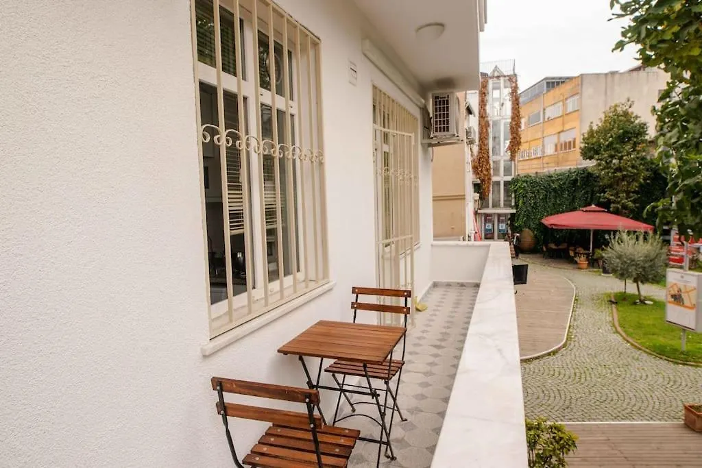 Waterfront Apartment By The Tram - Terrace With Dome & Golden Horn View In Fatih İstanbul