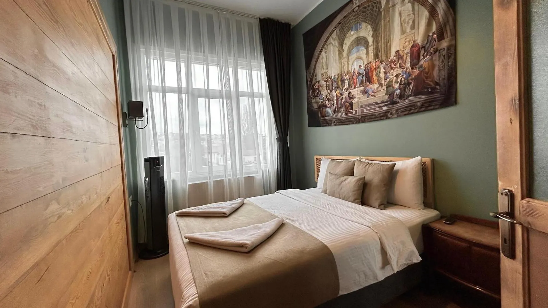 Waterfront Apartment By The Tram - Terrace With Dome & Golden Horn View In Fatih İstanbul