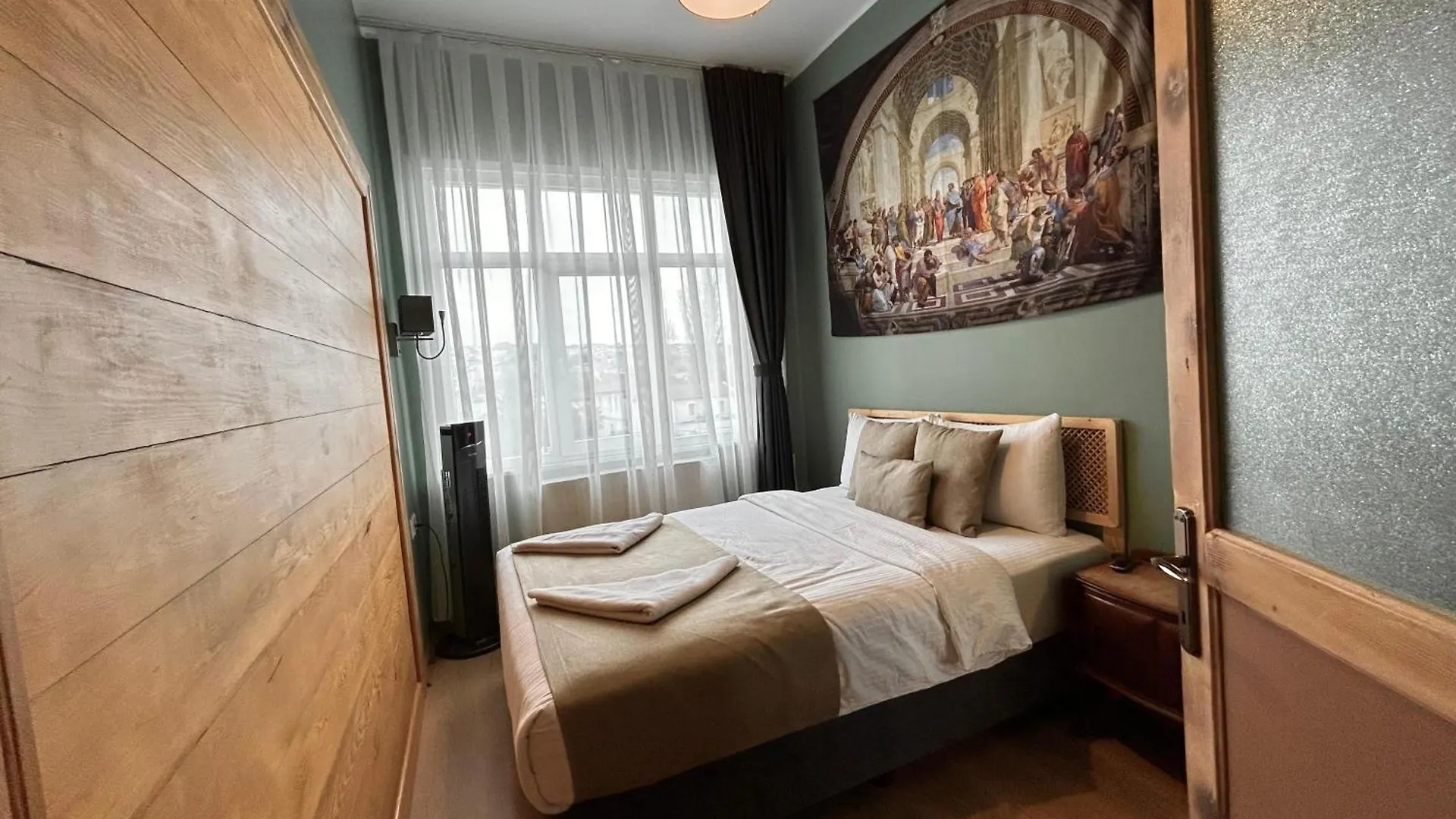 Waterfront Apartment By The Tram - Terrace With Dome & Golden Horn View In Fatih İstanbul