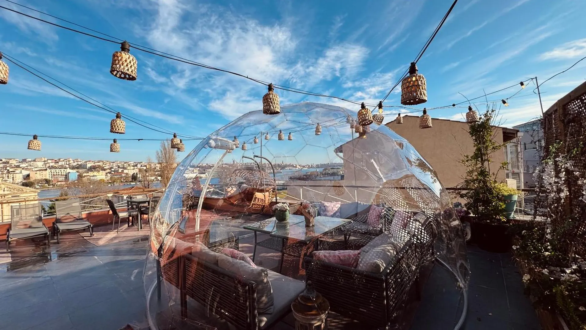 Waterfront Apartment By The Tram - Terrace With Dome & Golden Horn View In Fatih İstanbul