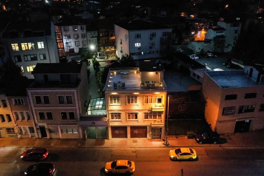 Waterfront Apartment By The Tram - Terrace With Dome & Golden Horn View In Fatih Istanbul