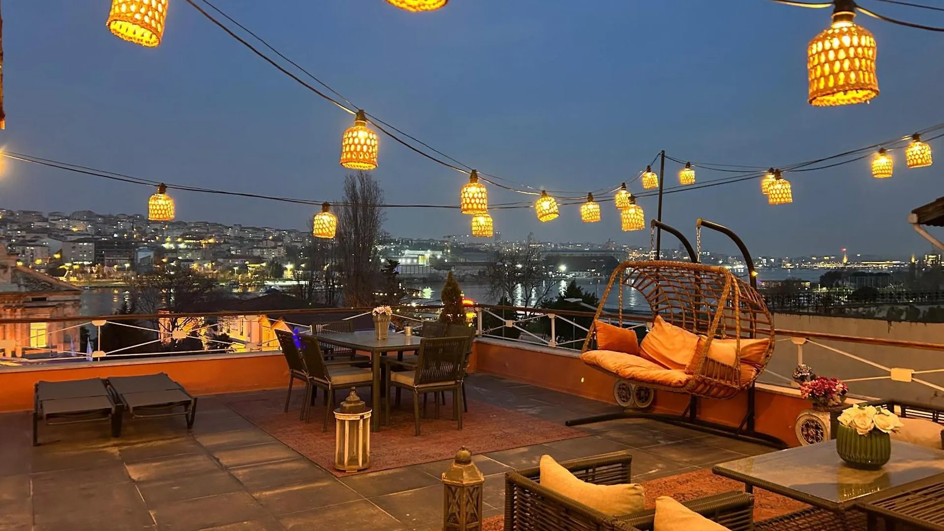 Waterfront Apartment By The Tram - Terrace With Dome & Golden Horn View In Fatih Istanbul 0*,  Turkey