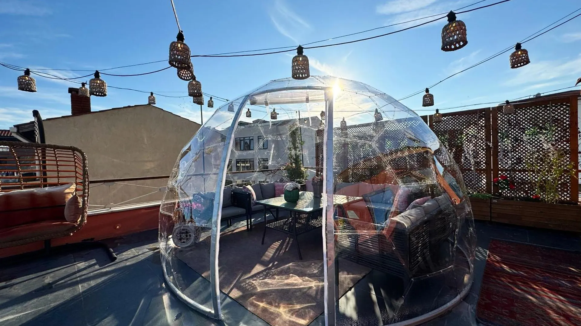 Waterfront Apartment By The Tram - Terrace With Dome & Golden Horn View In Fatih Istanbul